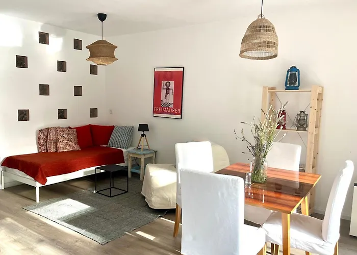 Vadrozsa Kertkapcsolatos *