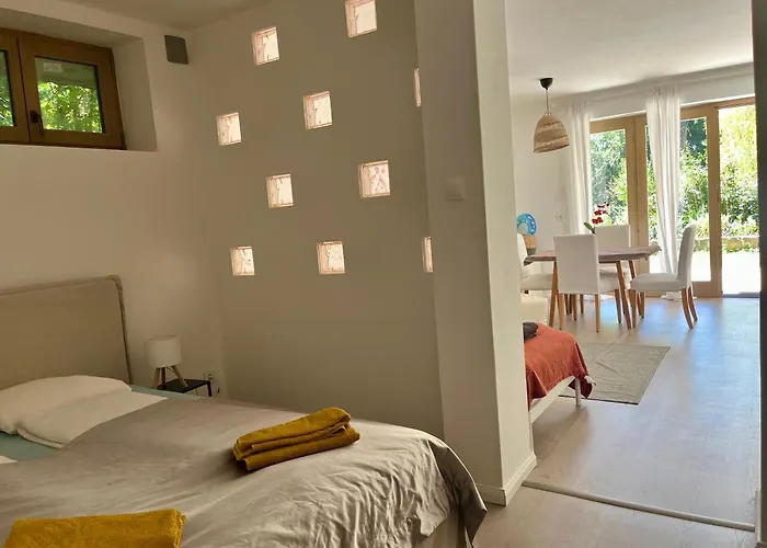 Appartement Vadrozsa Kertkapcsolatos *