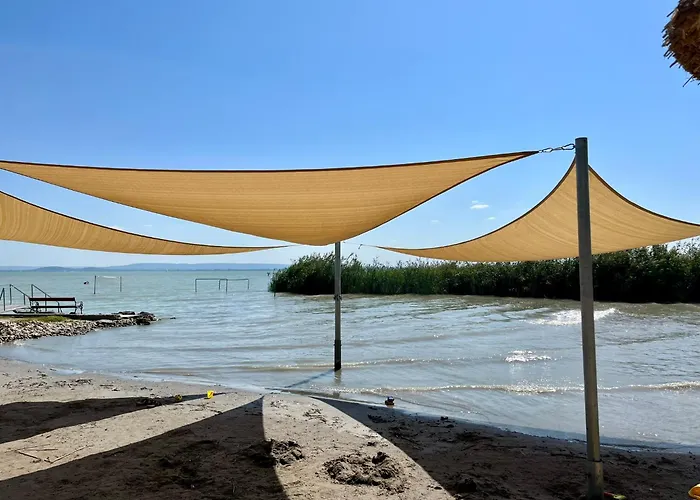 Appartamento Vadrozsa Kertkapcsolatos *